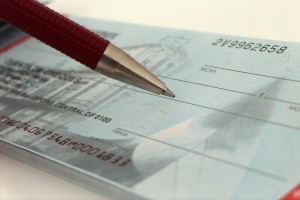 Em tempos de Pix, brasileiros ainda emitem 200 milhões de cheques ao ano