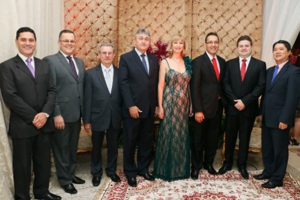 Fernando Borges, Alexandre Rumiatto, Clenilson Batista, Airton Molina, Denise Filla, Fabio Barros Viana, Vinicius Zanoni e Edevaldo Hatamura. (Cópia)