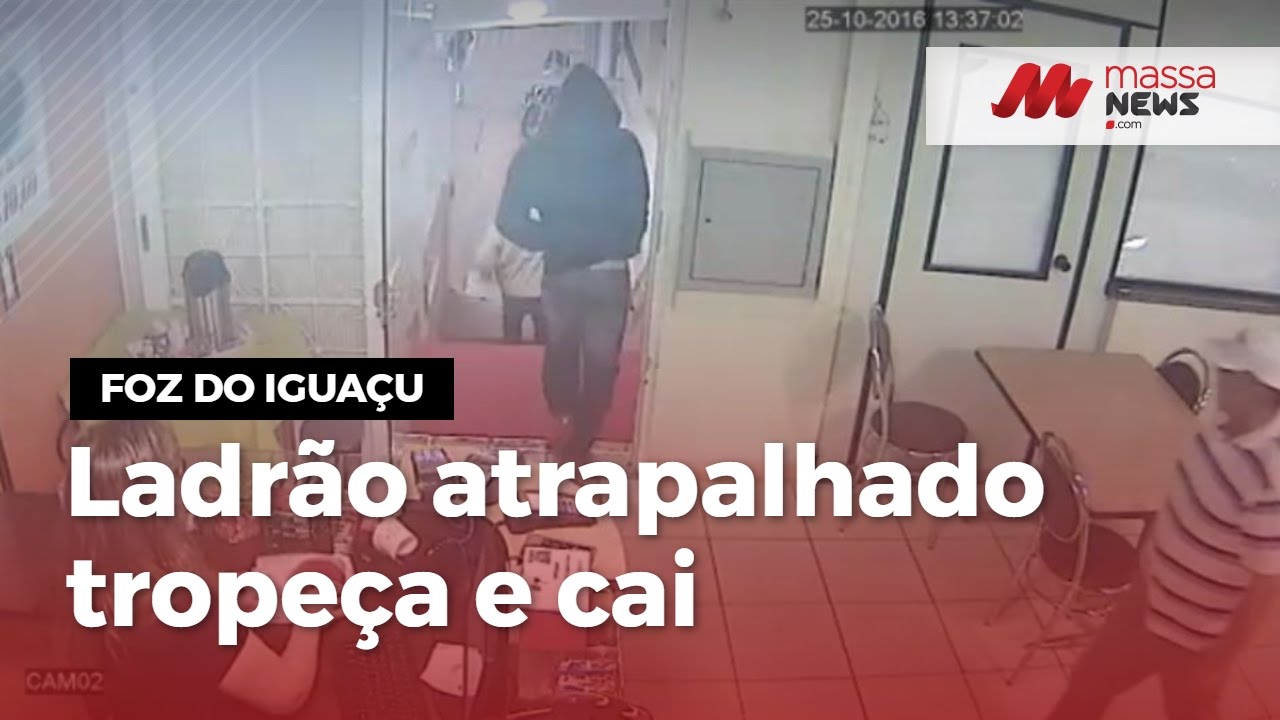 Assista: Ladrão atrapalhado deixa dinheiro para trás e tropeça e cai na fuga