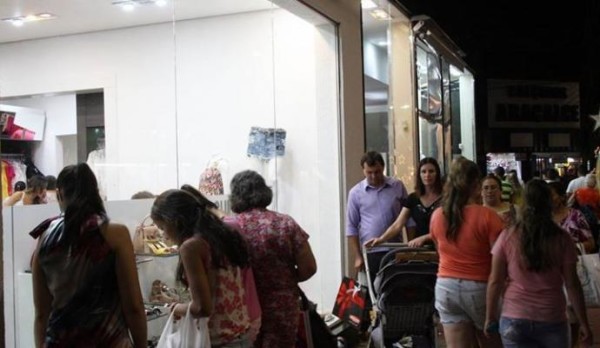 Comércio adere à Black Friday e estende horário de atendimento