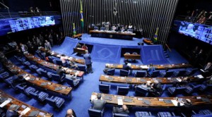 PEC do Teto é aprovada em votação final e congela gastos por 20 anos
