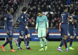 TOPSHOT-FBL-EUR-C1-PSG-BARCELONA