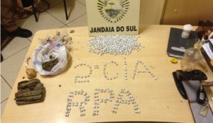 tn_f9434a4807_homem-e-preso-pela-pm-com-grande-quantidade-de-drogas-em-jandaia-do-sul
