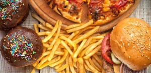 junk-food---dia-do-lixo-1466708343305_v2_615x300 (1)