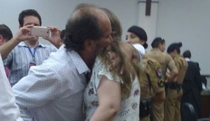 tn_63f67376c2_casal-se-abracando