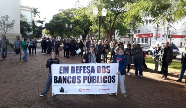 tn_d9b54b7c23_protesto-1