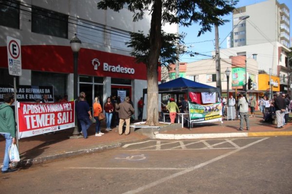 tn_38f9c813b5_paralisacao-apucarana-2