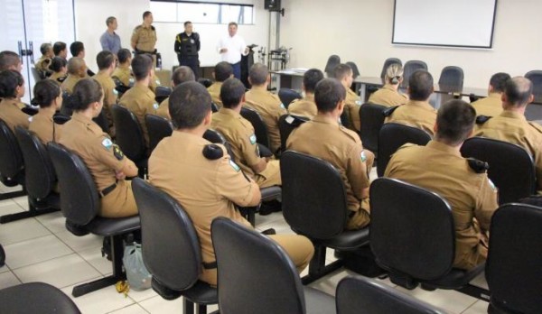 tn_20bb7bda0a_prefeito-recepciona-alunos-pms