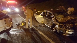 Colisão-entre-dois-carros-deixa-três-feridos-nesta-madrugada-em-Apucarana-01