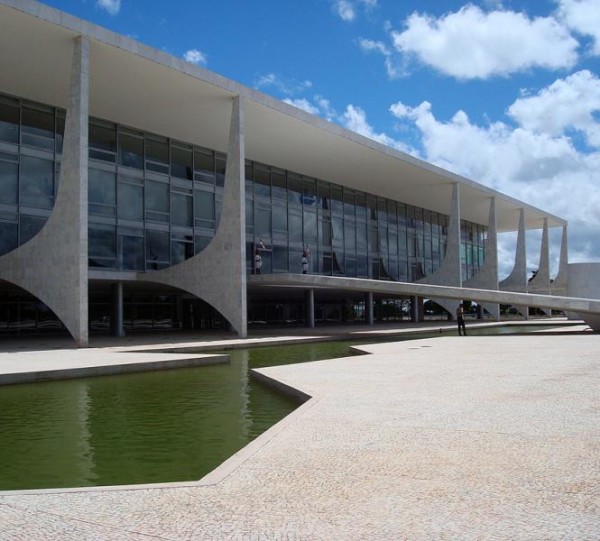 tn_4218b36e0f_palacio-planalto-ebc