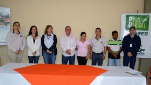 Seminário sobre fruticultura reúne pequenos produtores em São Pedro do Ivaí.
