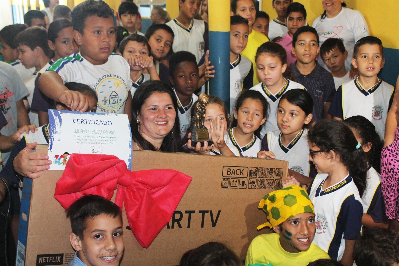 Premiação de professora da Rede Municipal é destaque em rede estadual de televisão