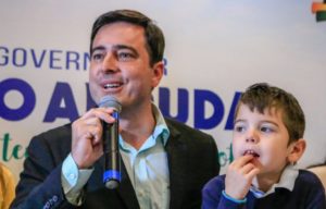 joão-com-lipe-foto-Eduardo-Matysiak-e1533574125629-1024x654