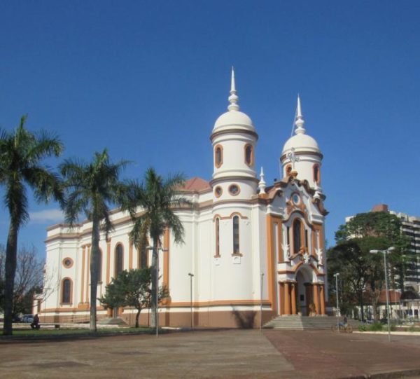 tn_904114db68_igreja-2