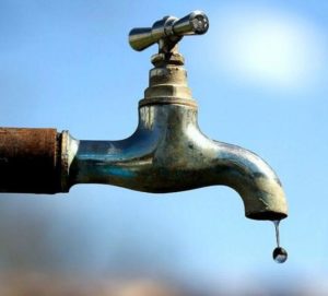 Queda de energia afeta abastecimento de água no Vale do Ivaí