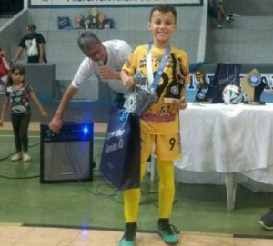 tn_a211797b90_garoto3jpg
