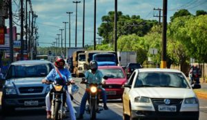 tn_6b6f88bd01_transito-caminhoes-arapongas-sergio-3-1