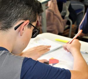 tn_5b9ed78d31_estudante