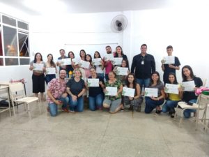 Instituto Paraná de Arapongas entrega de certificados de conclusão de curso para as turmas de Inglês.