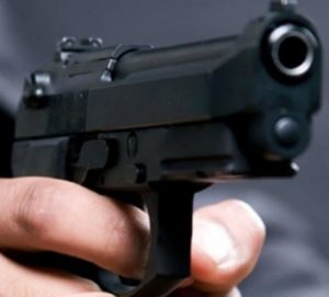 tn_41db4b8977_arma-de-fogo-e-bandido