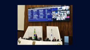 Deputados-do-Paraná-aprovam-PEC-que-trata-das-aposentadorias-de-policiais-696x385