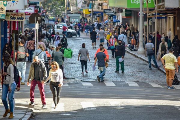 movimentacao_no_centro_de_porto_alegre-2_0
