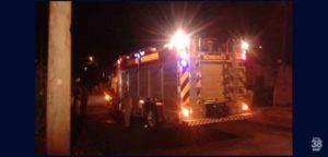 Corpo-de-Bombeiros-apaga-incêndio-em-imóvel-de-Apucarana-2-696x333