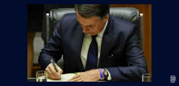 Bolsonaro-sanciona-lei-do-cadastro-nacional-de-condenados-por-estupro-696x333