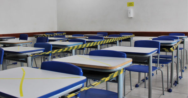 noticia_402851_img1_corona-sala-de-aula-seed