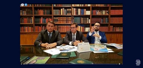 Bolsonaro-Brasil-vai-comprar-qualquer-vacina-certificada-pela-Anvisa-696x333