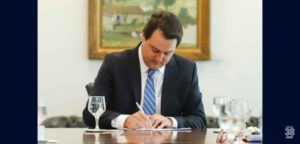 Governador-autoriza-pagamento-do-13°-salario-no-dia-4-dezembro-696x333