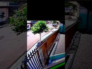 Ladrão é filmado furtando carro em plena luz do dia em Marilândia do Sul; veja vídeo