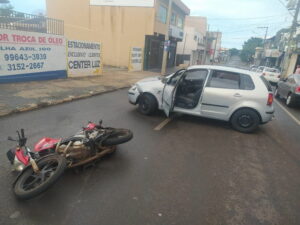 Acidente-entre-moto-e-carro-deixa-um-homem-ferido-00518903-0-202102162014