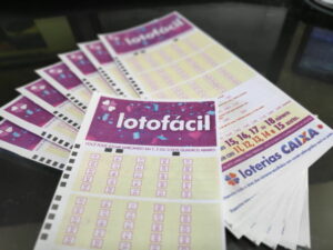 Araponguense-amanhece-milionario-apos-ganhar-na-Lo-00519286-0-202102191219