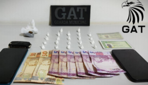 Homens-sao-presos-pela-GM-com-maconha-e-cocaina-00519805-0-202102230956 (1)
