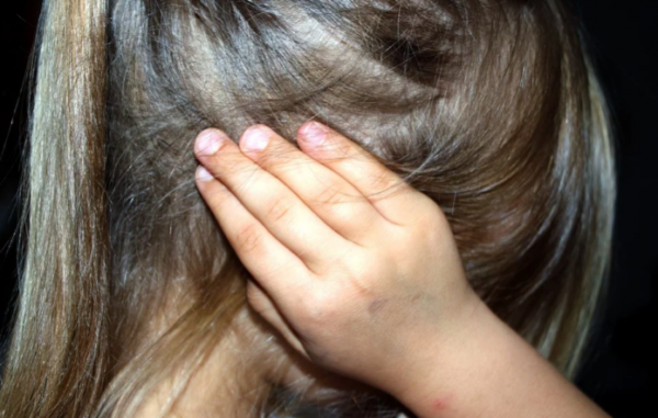 Menina-de-7-anos-sofre-abuso-sexual-em-casa-de-bab-00518671-0-202102151033
