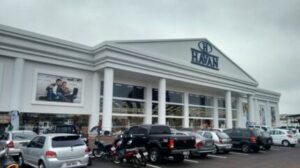 Havan-de-Arapongas-atende-em-horario-reduzido-a-pa-00522259-0-202103111346-xs