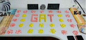 Homem-e-preso-com-mais-de-500-pinos-de-cocaina-00525522-0-202104031058