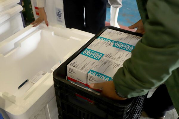 news_interna_SESA_VACINAS290421_42