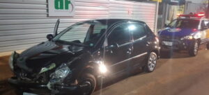Motorista-bate-o-carro-se-altera-e-tenta-agredir-r-00529310-0-202105022002