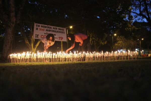 Grupo-araponguense-presta-homenagem-as-vitimas-da--00537086-0-202106291754