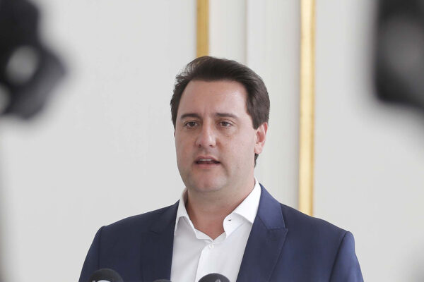 GOVERNADOR REÚNE SECRETARIADO E ANUNCIA NOVAS MEDIDAS ADMINISTR