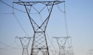 Linhas de transmissão de energia, energia elétrica