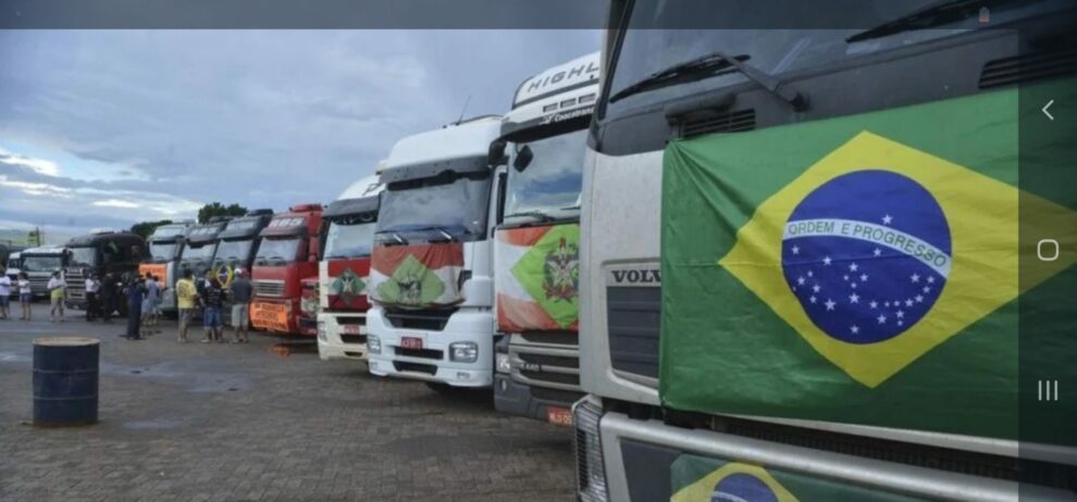 Caminhoneiros dizem que param no dia 1º caso Bolsonaro não atenda demandas   38 NEWS