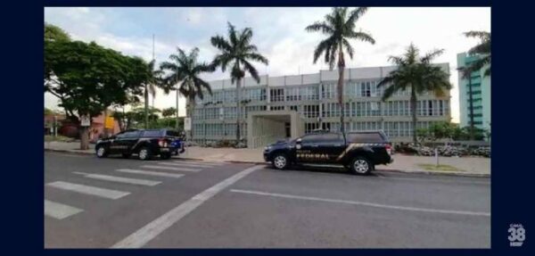 Operação da PF mira prefeitos