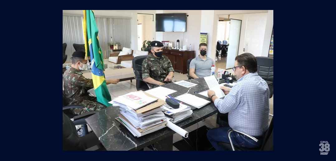 Prefeito é empossado presidente da Junta Militar de Arapongas –