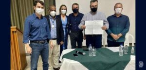 Saúde destaca parceria com os municípios em reunião com prefeitos dos Campos Gerais