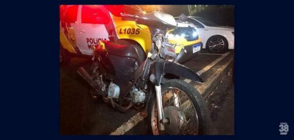 Tenente Ricardo fala sobre recuperação de moto logo após o furto e prisão do ladrão em Apucarana   03