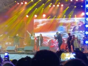 Adolescente realiza sonho ao cantar com Maiara e Maraisa