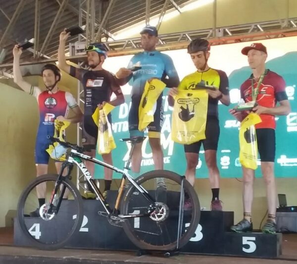 Cambirense subiu no pódio no “Desafio do Sertão” em Sertanópolis